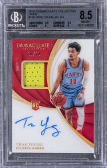 2018-19 Panini Immaculate Collection Gold #136 Trae Young Signed Jersey Rookie Card - BGS NM-MT+ 8.5/BGS 10 